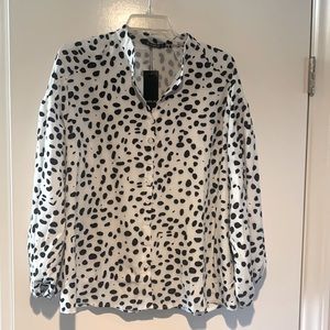 Animal print white and black size small balloon sleeve style button down blouse